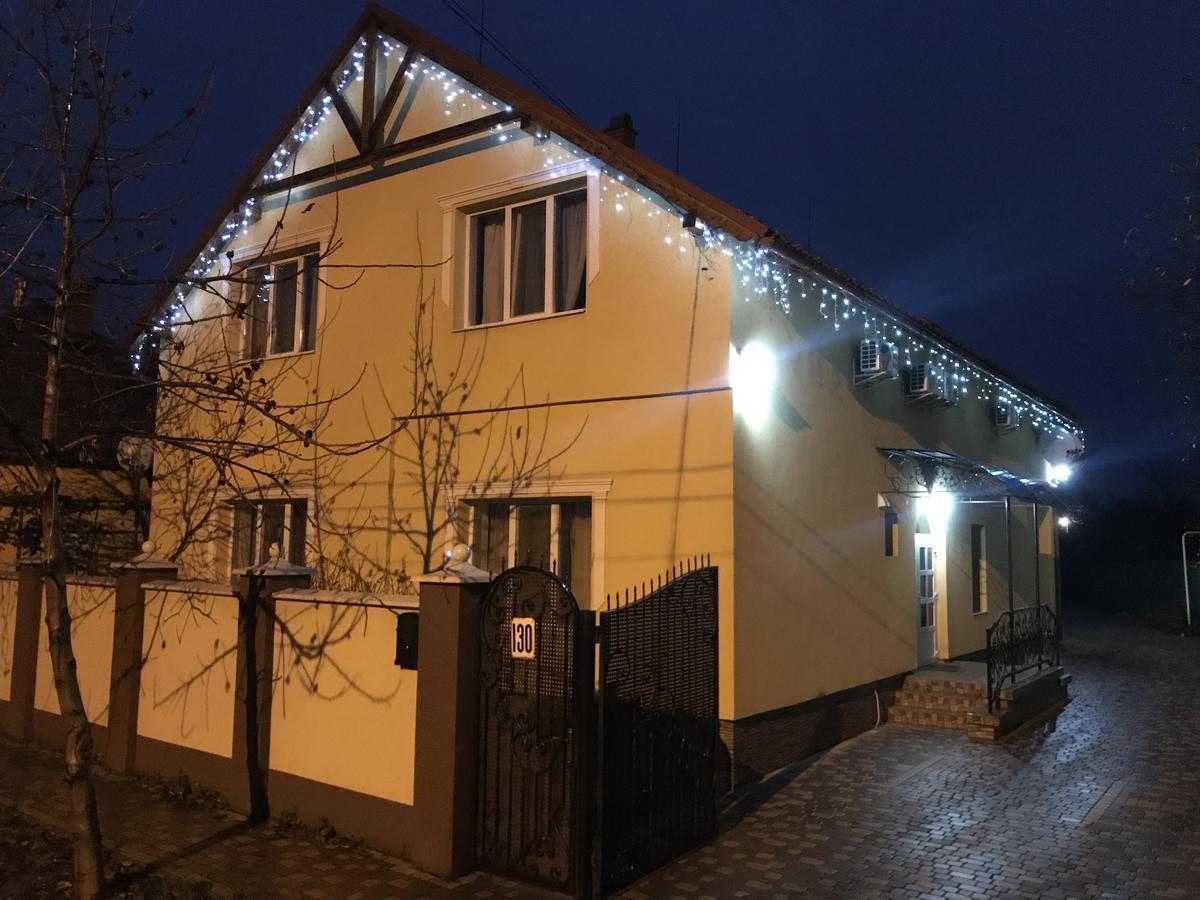 Міні Готель Вілла Вікторія Berehove  Bagian luar foto