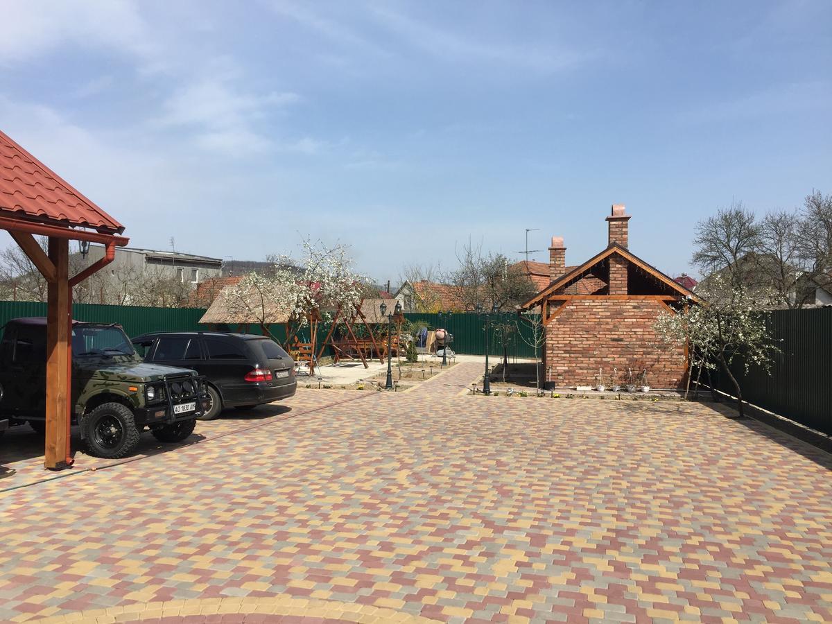 Міні Готель Вілла Вікторія Berehove  Bagian luar foto